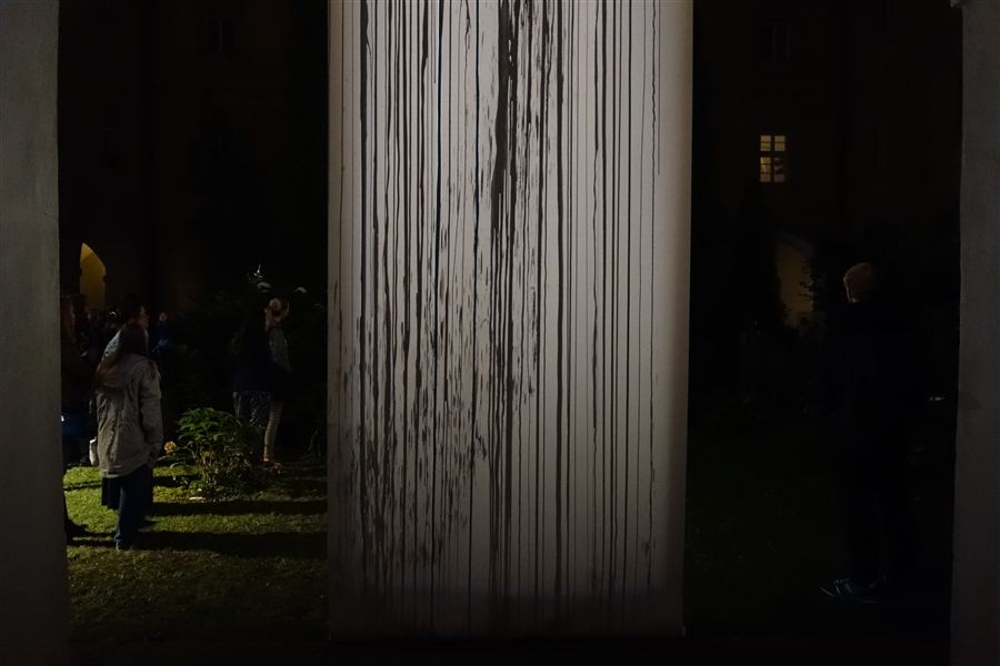 (Inter)spaces