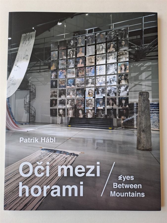 Oči mezi horami
